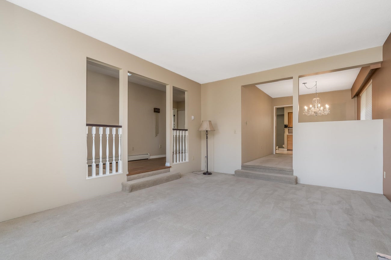 571 Berry Street - Central Coquitlam Single Family Residence for Sale, 3 Bedrooms (R3156042)# - 8