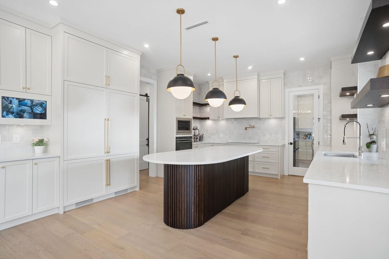 416 Trinity Street - Central Coquitlam Single Family Residence for Sale, 8 Bedrooms (R3156280)# - 8