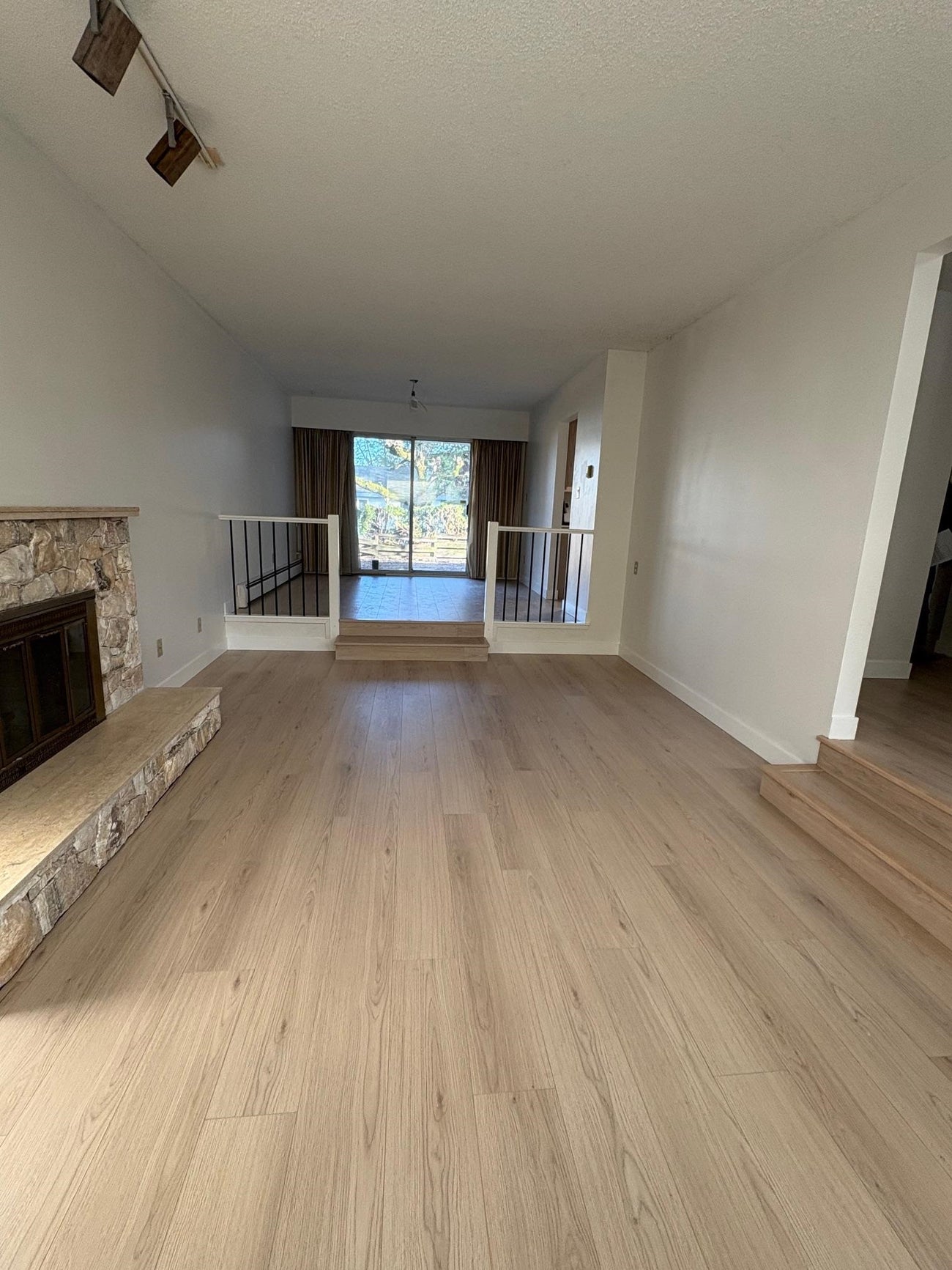 657 Poirier Street - Central Coquitlam Single Family Residence for Sale, 3 Bedrooms (R3156307)# - 5
