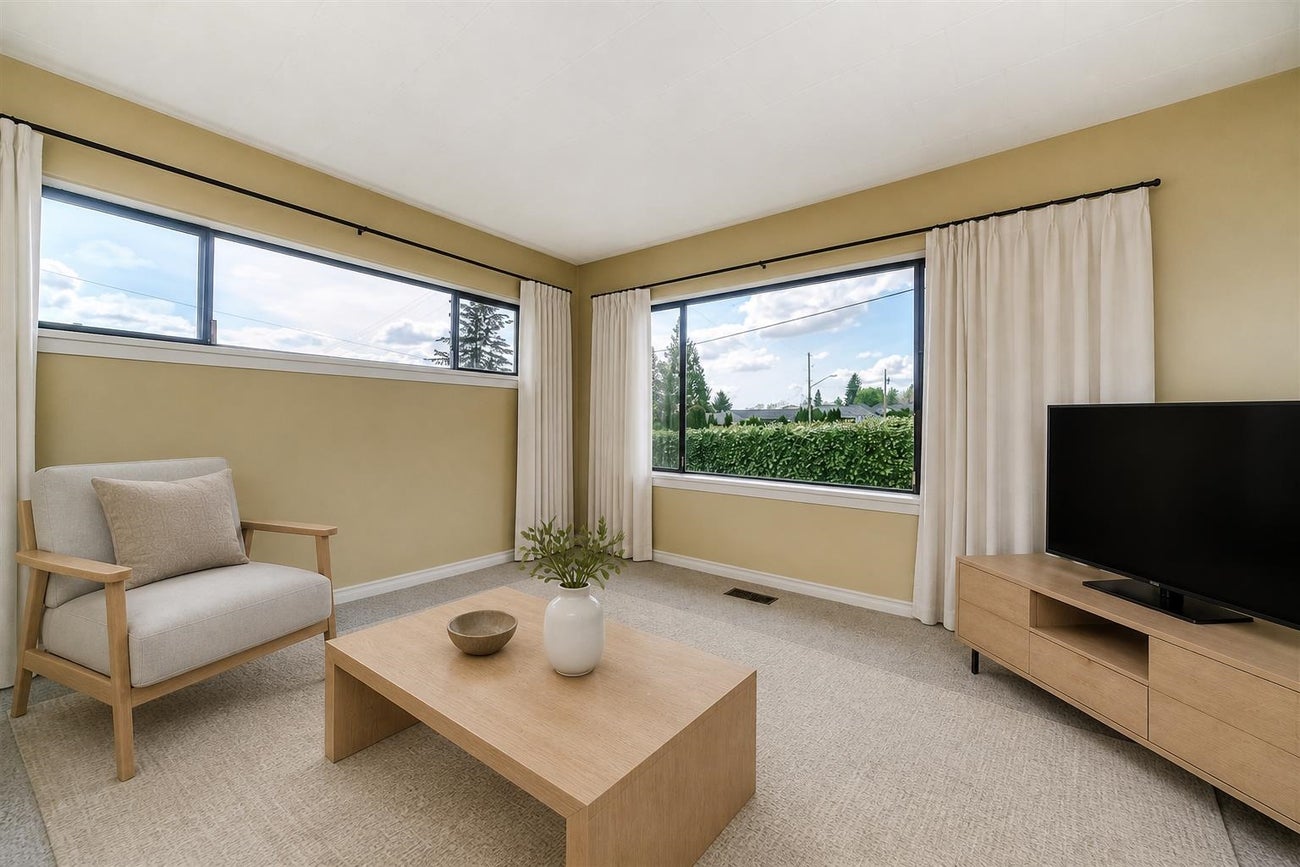 329 Marmont Street - Maillardville Single Family Residence for Sale, 5 Bedrooms (R3156580)# - 11