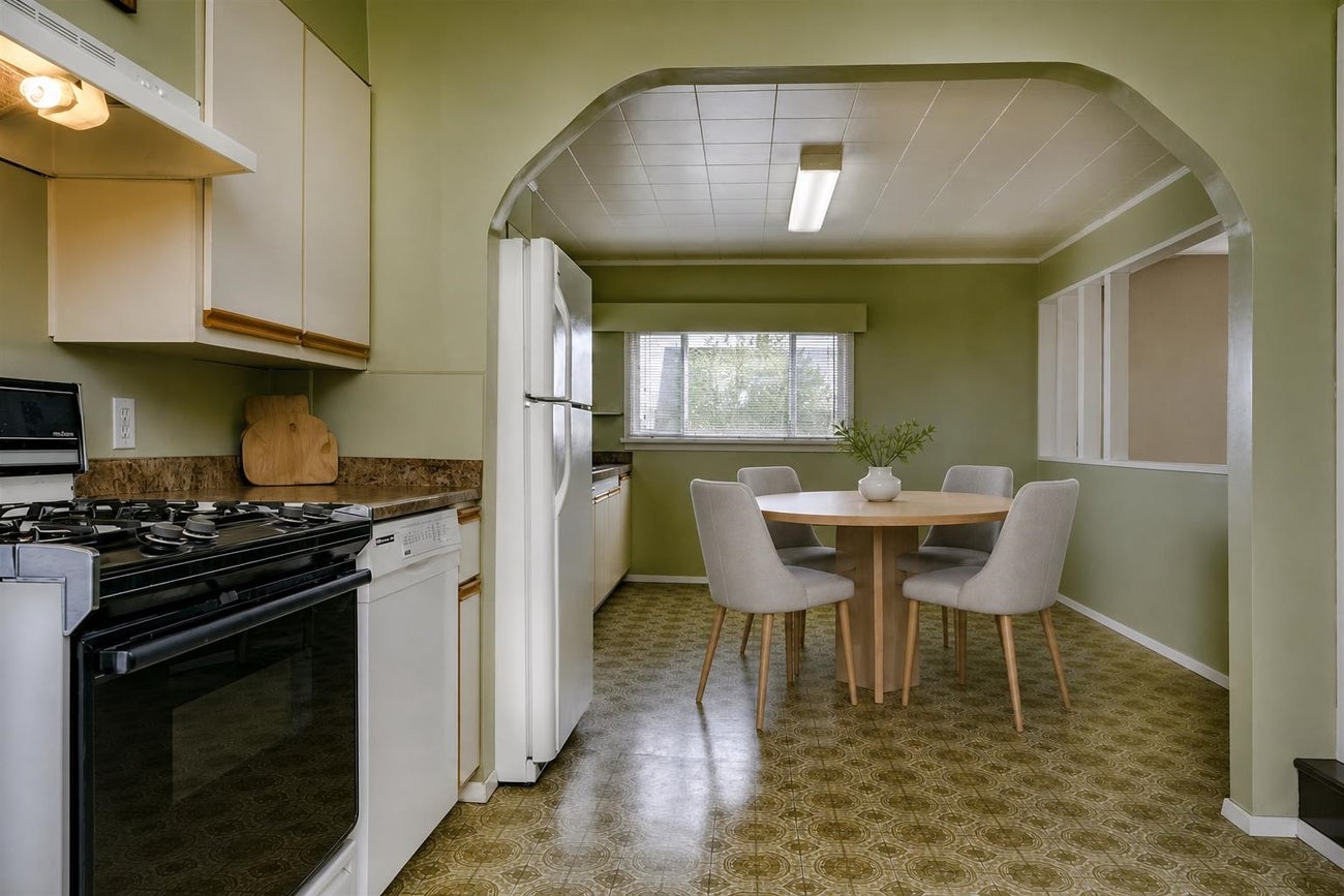 329 Marmont Street - Maillardville Single Family Residence for Sale, 5 Bedrooms (R3156580)# - 13