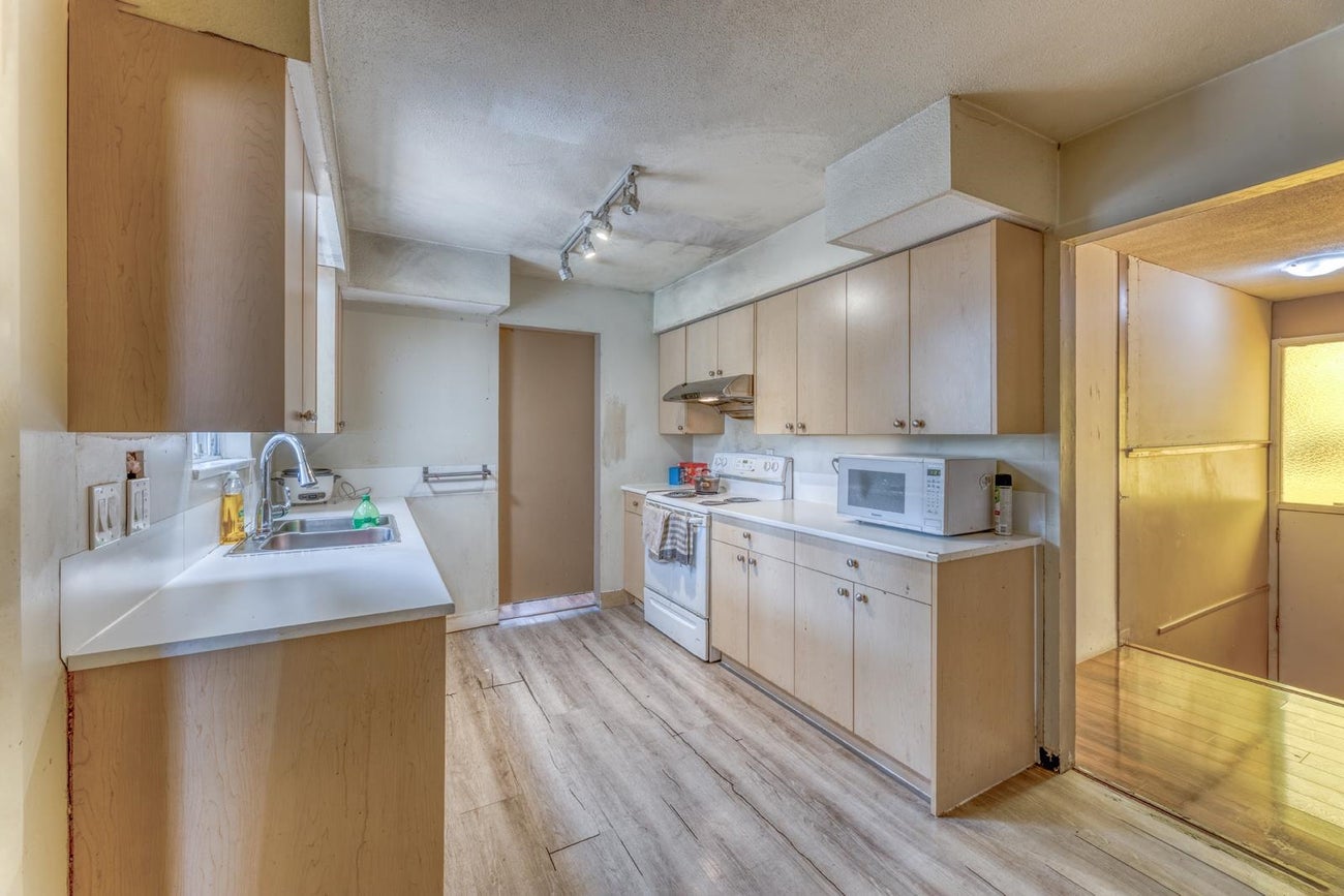 920 Harris Avenue - Maillardville Single Family Residence for Sale, 5 Bedrooms (R3157705)# - 11