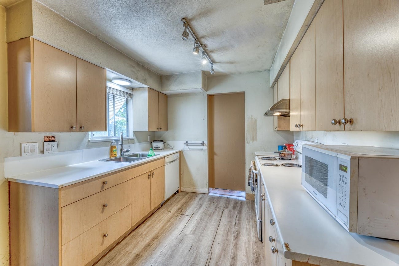 920 Harris Avenue - Maillardville Single Family Residence for Sale, 5 Bedrooms (R3157705)# - 12