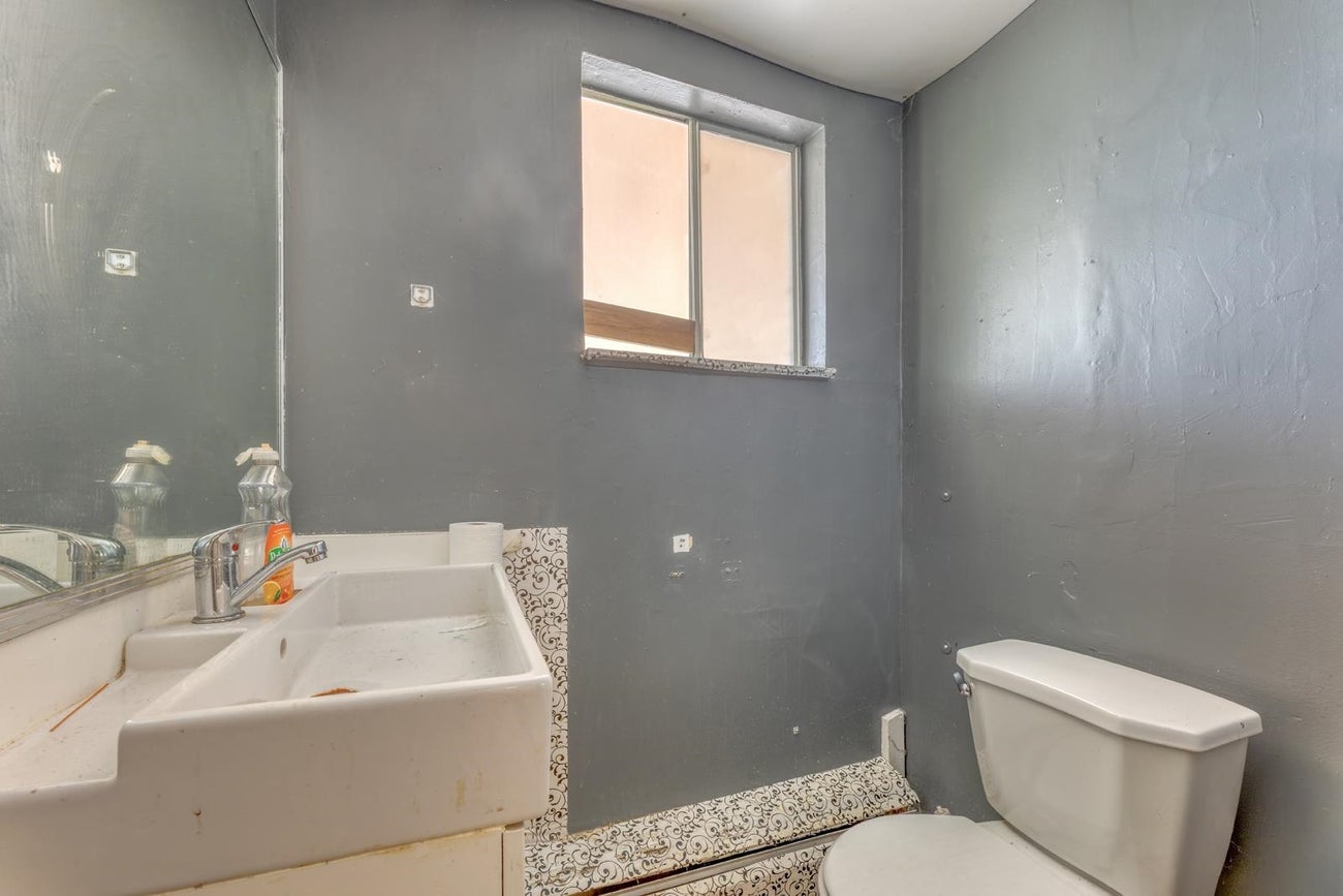 920 Harris Avenue - Maillardville Single Family Residence for Sale, 5 Bedrooms (R3157705)# - 24