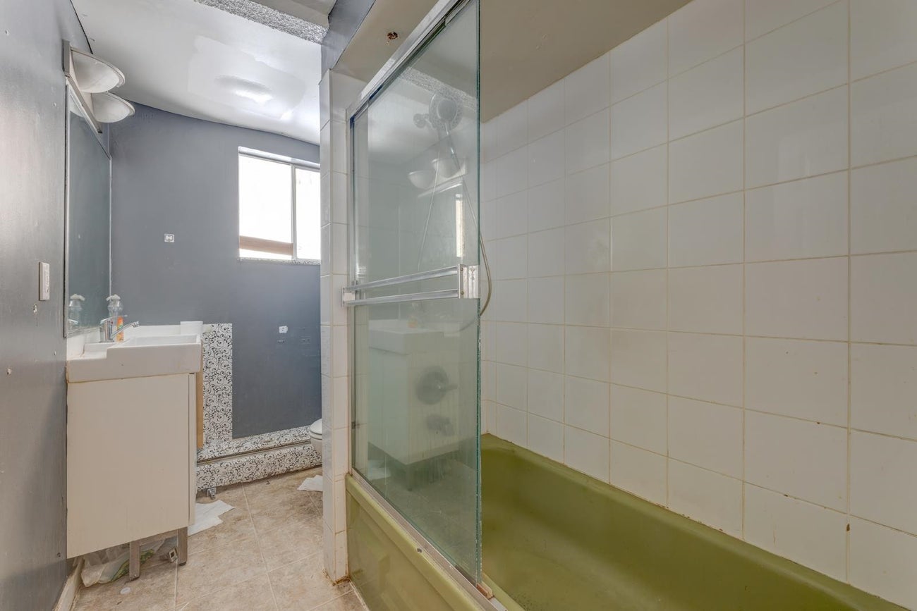 920 Harris Avenue - Maillardville Single Family Residence for Sale, 5 Bedrooms (R3157705)# - 25