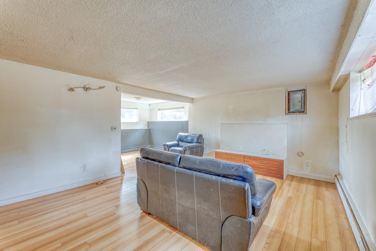 920 Harris Avenue - Maillardville Single Family Residence for Sale, 5 Bedrooms (R3157705)# - 31