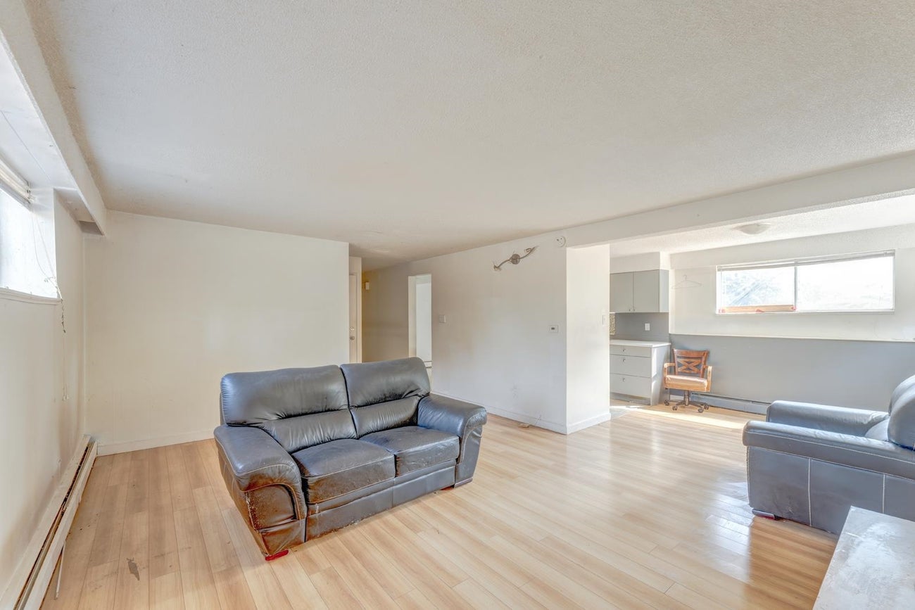 920 Harris Avenue - Maillardville Single Family Residence for Sale, 5 Bedrooms (R3157705)# - 32