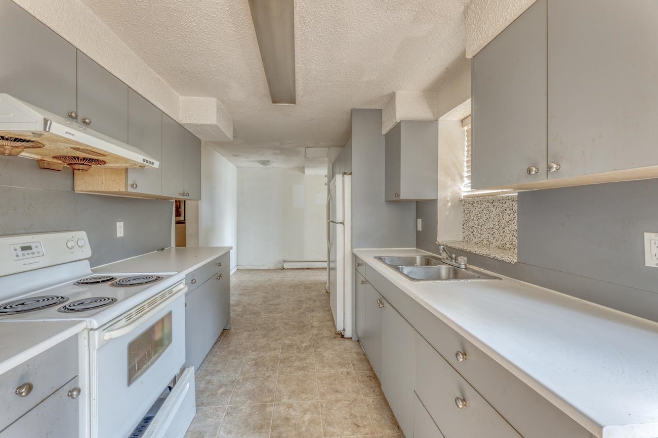 920 Harris Avenue - Maillardville Single Family Residence for Sale, 5 Bedrooms (R3157705)# - 34
