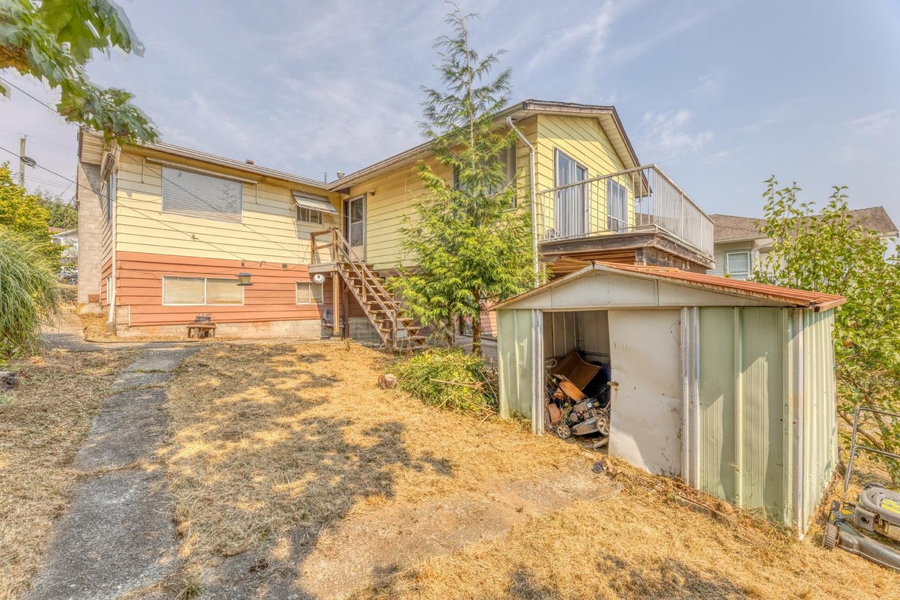 920 Harris Avenue - Maillardville Single Family Residence for Sale, 5 Bedrooms (R3157705)# - 3