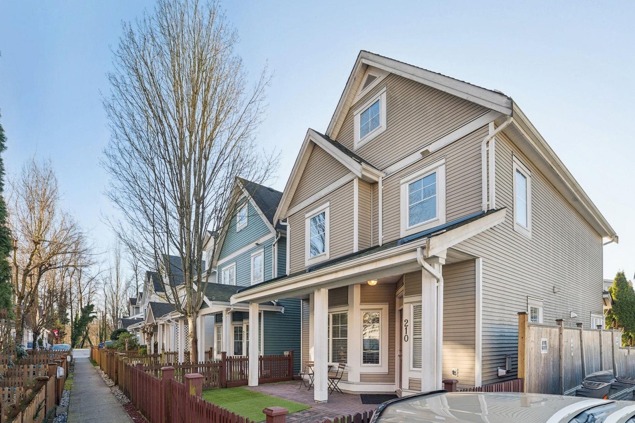 210 - 3000 Riverbend Drive - Coquitlam East Single Family Residence for Sale, 3 Bedrooms (R3157832)# - 1 210 - 3000 Riverbend Drive - Coquitlam East Single Family Residence for Sale, 3 Bedrooms (R3157832)# - 1