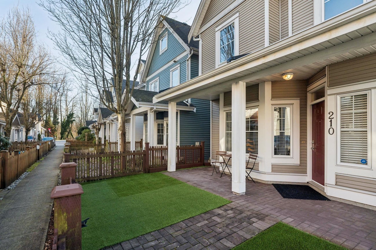 210 - 3000 Riverbend Drive - Coquitlam East Single Family Residence for Sale, 3 Bedrooms (R3157832)# - 2 210 - 3000 Riverbend Drive - Coquitlam East Single Family Residence for Sale, 3 Bedrooms (R3157832)# - 2