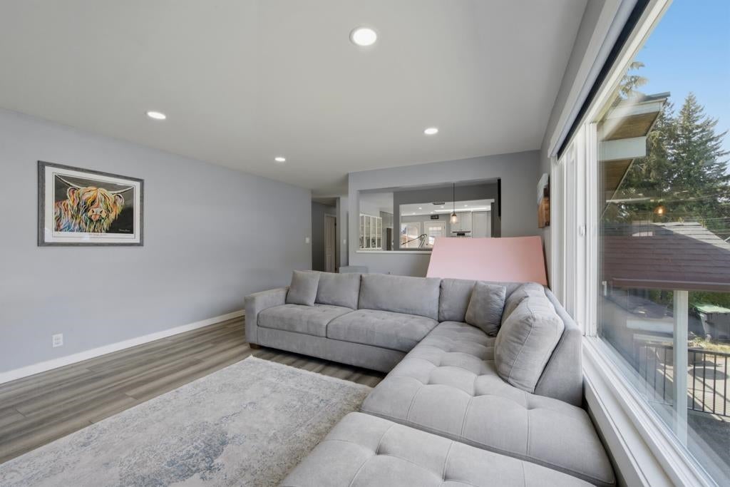 2416 Tolmie Avenue - Central Coquitlam Single Family Residence for Sale, 5 Bedrooms (R3157953)# - 10