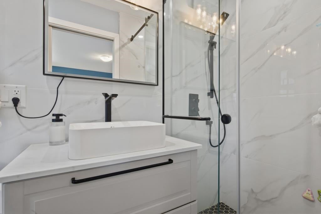 2416 Tolmie Avenue - Central Coquitlam Single Family Residence for Sale, 5 Bedrooms (R3157953)# - 24