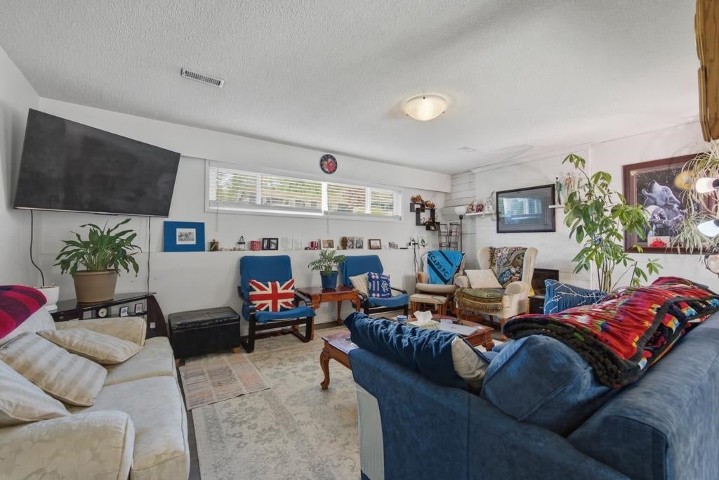 2416 Tolmie Avenue - Central Coquitlam Single Family Residence for Sale, 5 Bedrooms (R3157953)# - 32