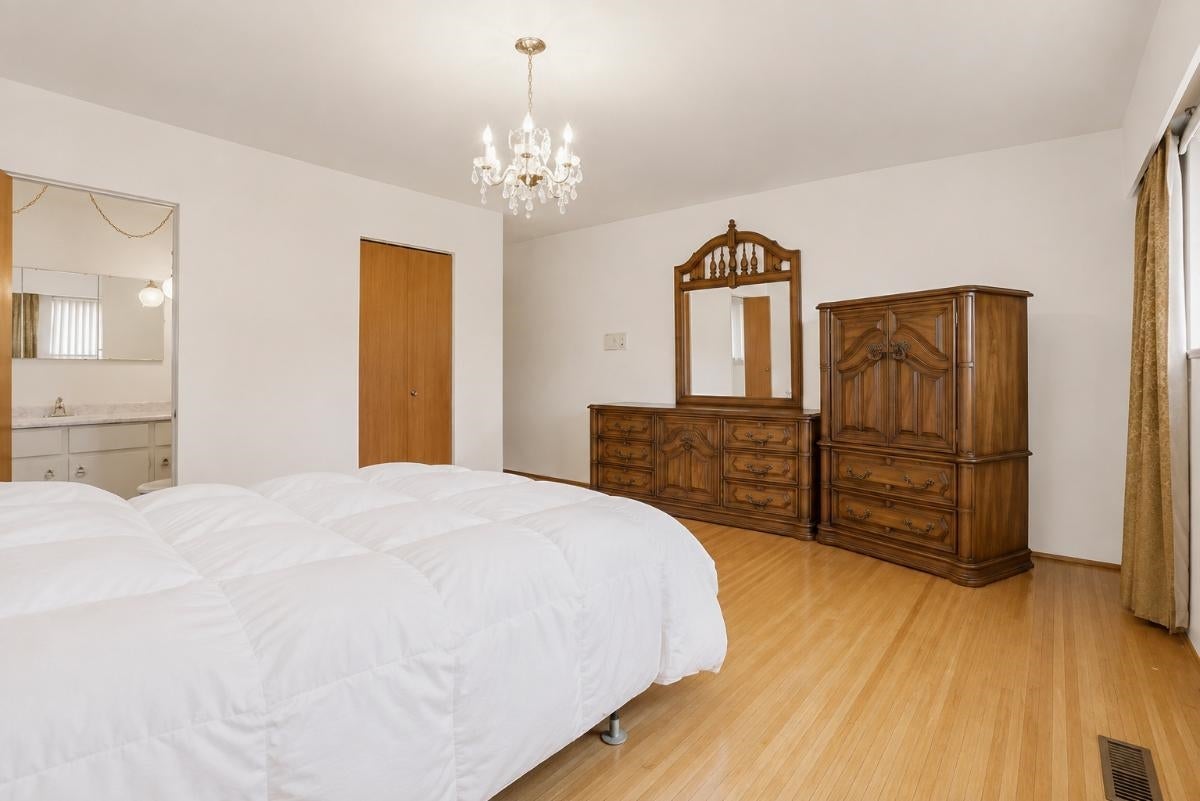 232 Macdonald Avenue - Vancouver Heights Single Family Residence for Sale, 6 Bedrooms (R3158267)# - 16