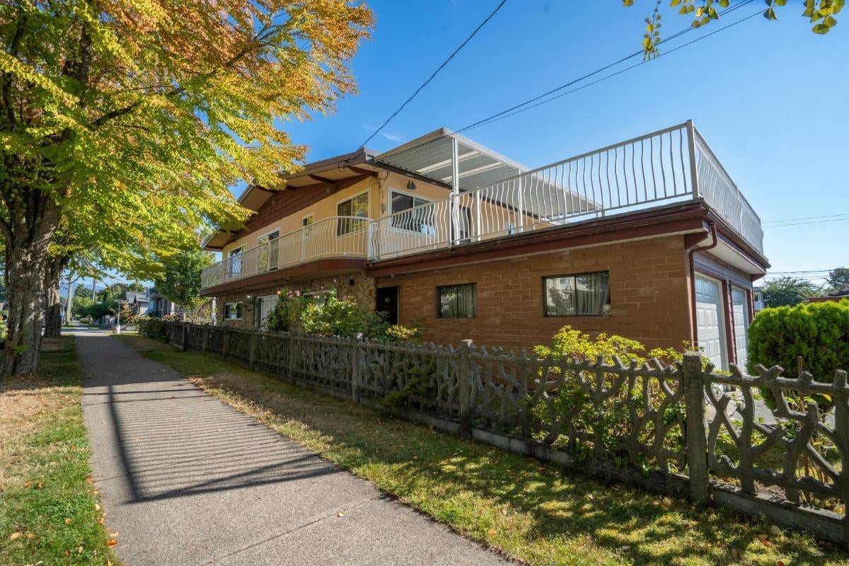 232 Macdonald Avenue - Vancouver Heights Single Family Residence for Sale, 6 Bedrooms (R3158267)# - 2