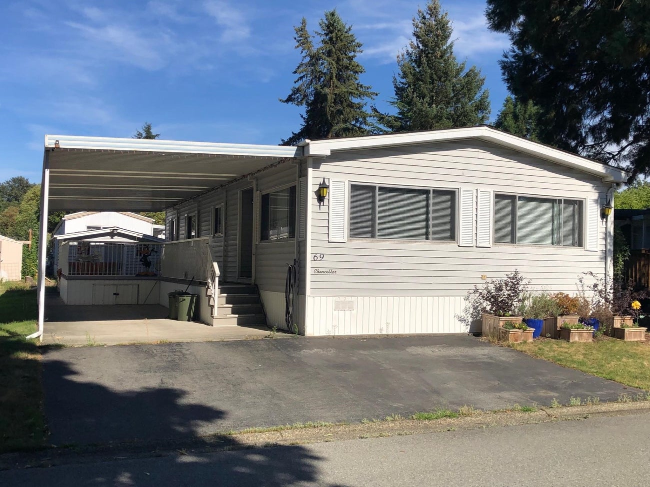69 - 145 King Edward Street - Maillardville Manufactured Home for Sale, 2 Bedrooms (R3158278)# - 1 69 - 145 King Edward Street - Maillardville Manufactured Home for Sale, 2 Bedrooms (R3158278)# - 1