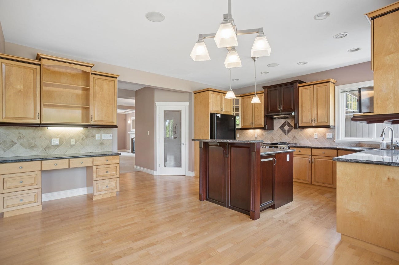 789 Grover Avenue - Coquitlam West Single Family Residence for Sale, 4 Bedrooms (R3158297)# - 13