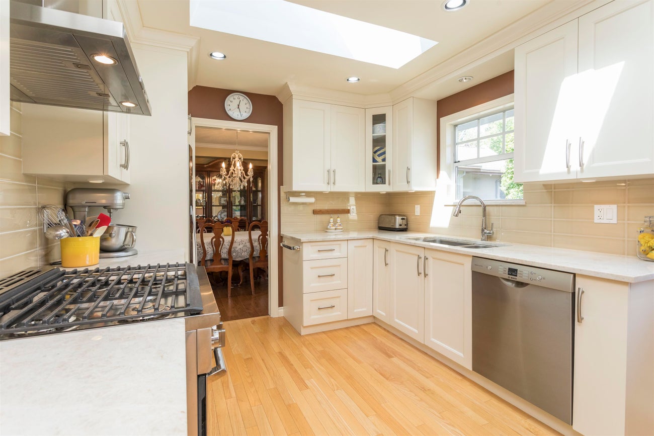 829 Alama Avenue - Coquitlam West Single Family Residence for Sale, 5 Bedrooms (R3158304)# - 7