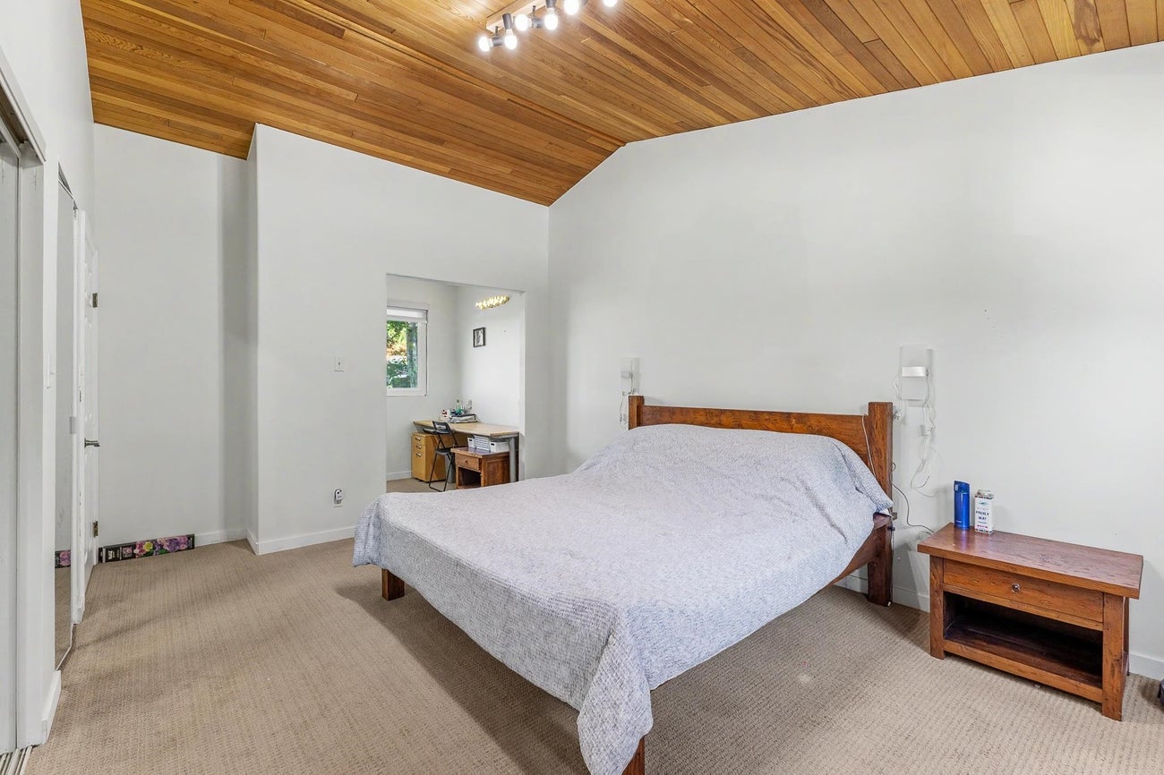 677 Gatensbury Street - Central Coquitlam Single Family Residence for Sale, 5 Bedrooms (R3159458)# - 16