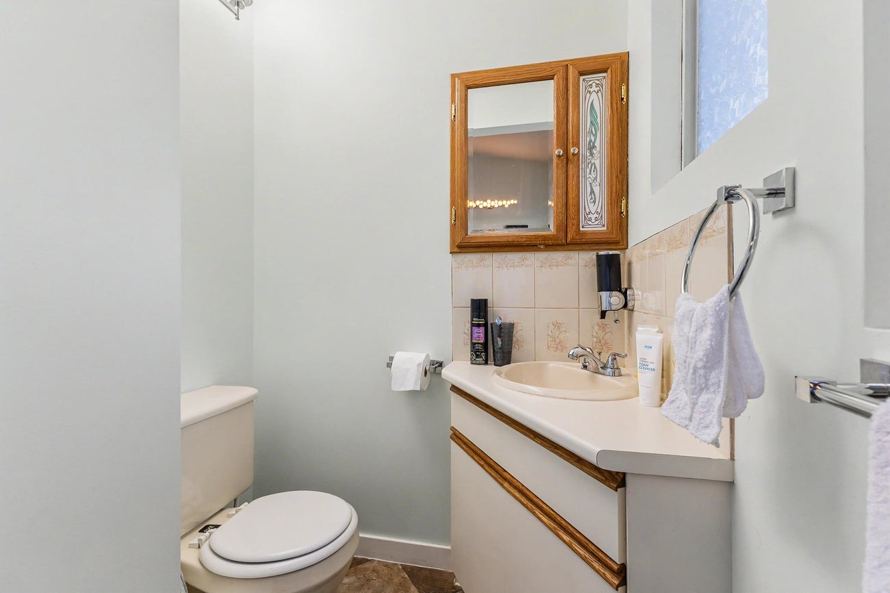677 Gatensbury Street - Central Coquitlam Single Family Residence for Sale, 5 Bedrooms (R3159458)# - 18