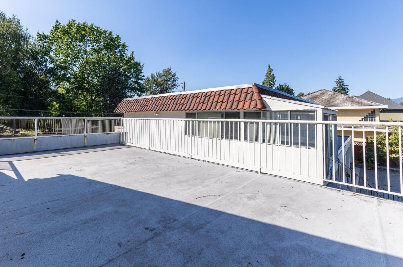 677 Gatensbury Street - Central Coquitlam Single Family Residence for Sale, 5 Bedrooms (R3159458)# - 22