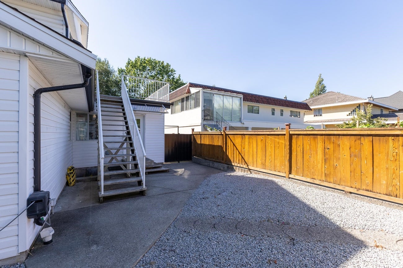 677 Gatensbury Street - Central Coquitlam Single Family Residence for Sale, 5 Bedrooms (R3159458)# - 23