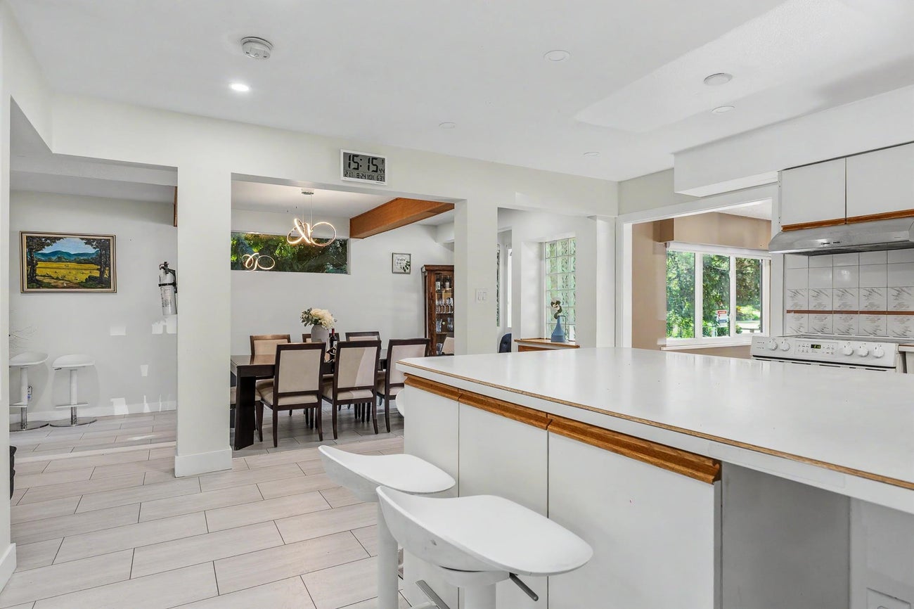 677 Gatensbury Street - Central Coquitlam Single Family Residence for Sale, 5 Bedrooms (R3159458)# - 9