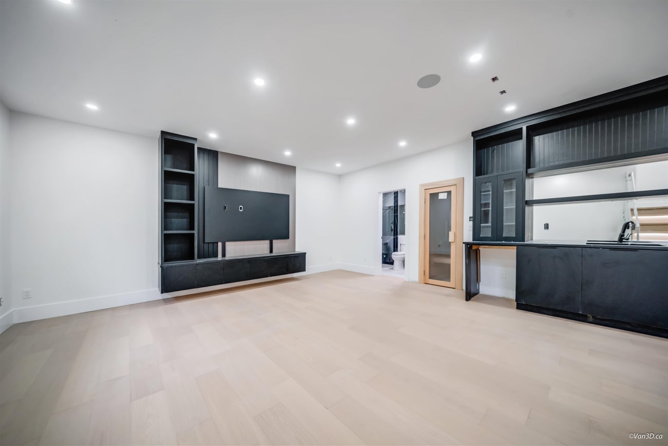 819 Cornell Avenue - Coquitlam West Single Family Residence for Sale, 8 Bedrooms (R3159484)# - 16 819 Cornell Avenue - Coquitlam West Single Family Residence for Sale, 8 Bedrooms (R3159484)# - 16