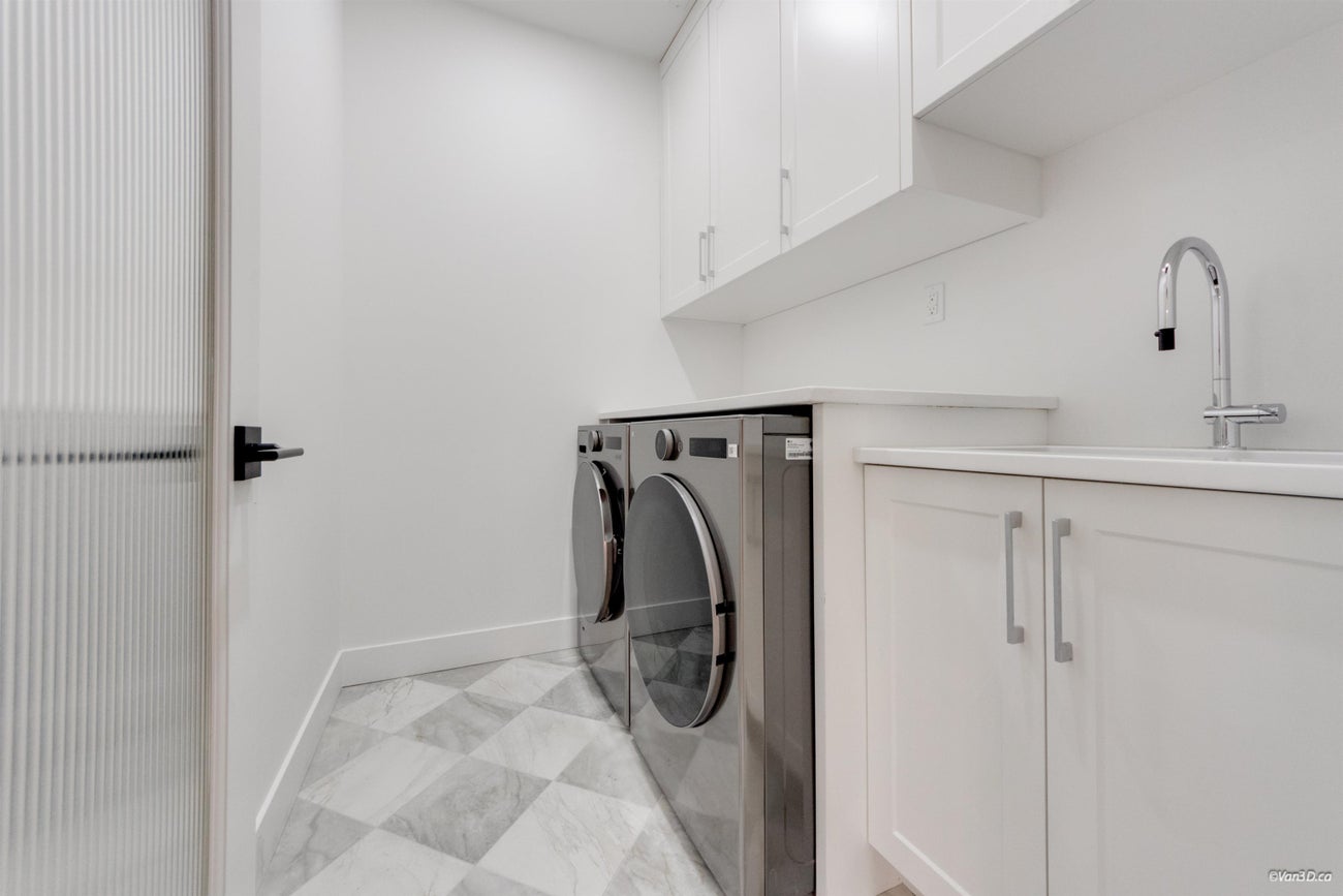 819 Cornell Avenue - Coquitlam West Single Family Residence for Sale, 8 Bedrooms (R3159484)# - 18 819 Cornell Avenue - Coquitlam West Single Family Residence for Sale, 8 Bedrooms (R3159484)# - 18