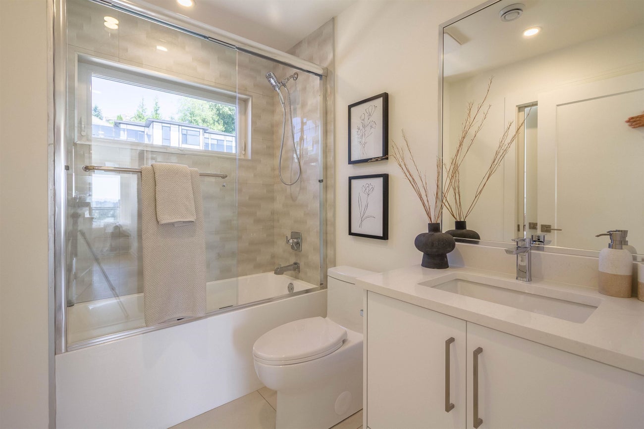 2256 Monashee Court - Coquitlam East Single Family Residence for Sale, 7 Bedrooms (R3159545)# - 26 2256 Monashee Court - Coquitlam East Single Family Residence for Sale, 7 Bedrooms (R3159545)# - 26