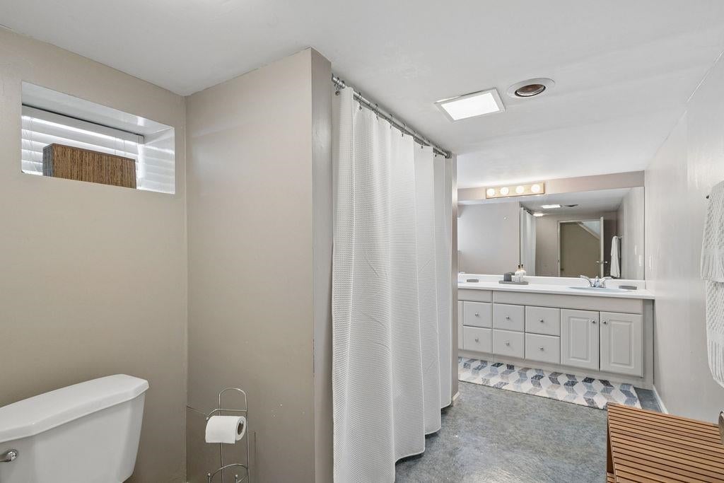 960 Cliff Avenue - Sperling-Duthie Single Family Residence for Sale, 3 Bedrooms (R3160467)# - 25