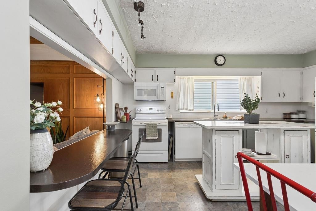 960 Cliff Avenue - Sperling-Duthie Single Family Residence for Sale, 3 Bedrooms (R3160467)# - 8