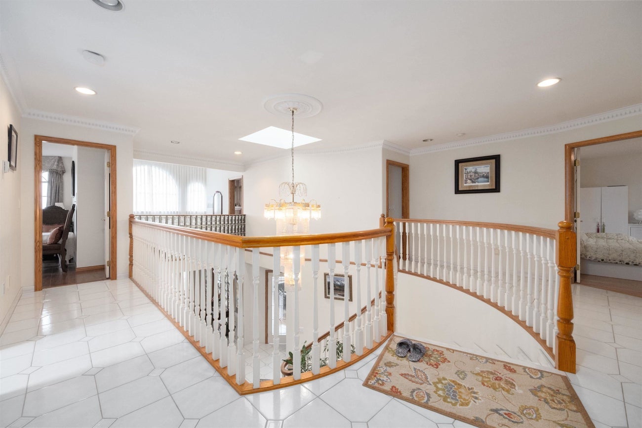 2248 Sicamous Avenue - Coquitlam East Single Family Residence for Sale, 7 Bedrooms (R3160669)# - 8