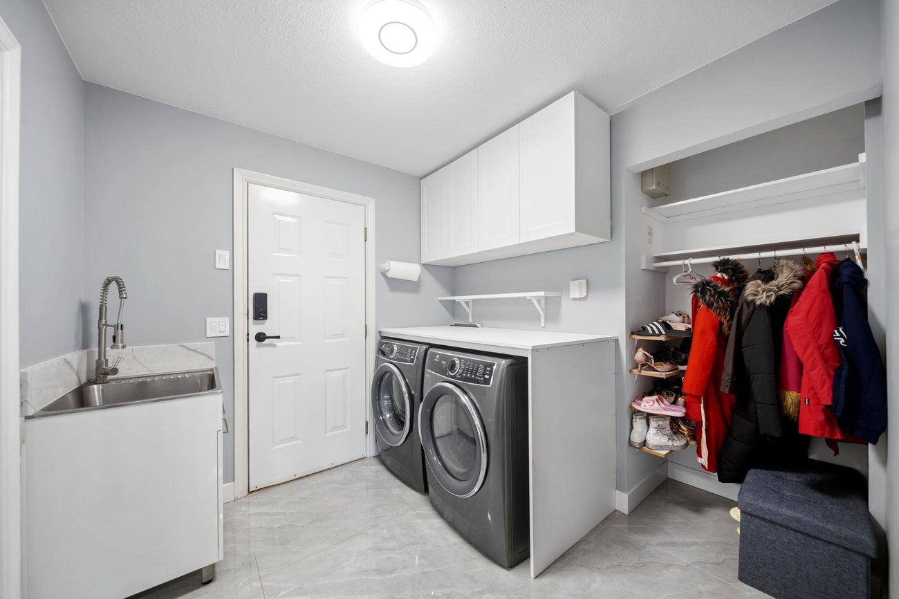 2480 Gale Avenue - Central Coquitlam Single Family Residence for Sale, 6 Bedrooms (R3162258)# - 10 2480 Gale Avenue - Central Coquitlam Single Family Residence for Sale, 6 Bedrooms (R3162258)# - 10