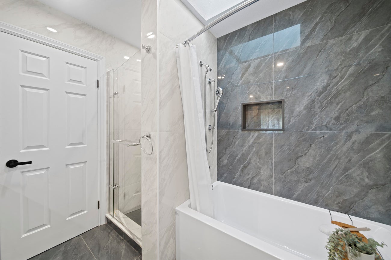 2480 Gale Avenue - Central Coquitlam Single Family Residence for Sale, 6 Bedrooms (R3162258)# - 17 2480 Gale Avenue - Central Coquitlam Single Family Residence for Sale, 6 Bedrooms (R3162258)# - 17