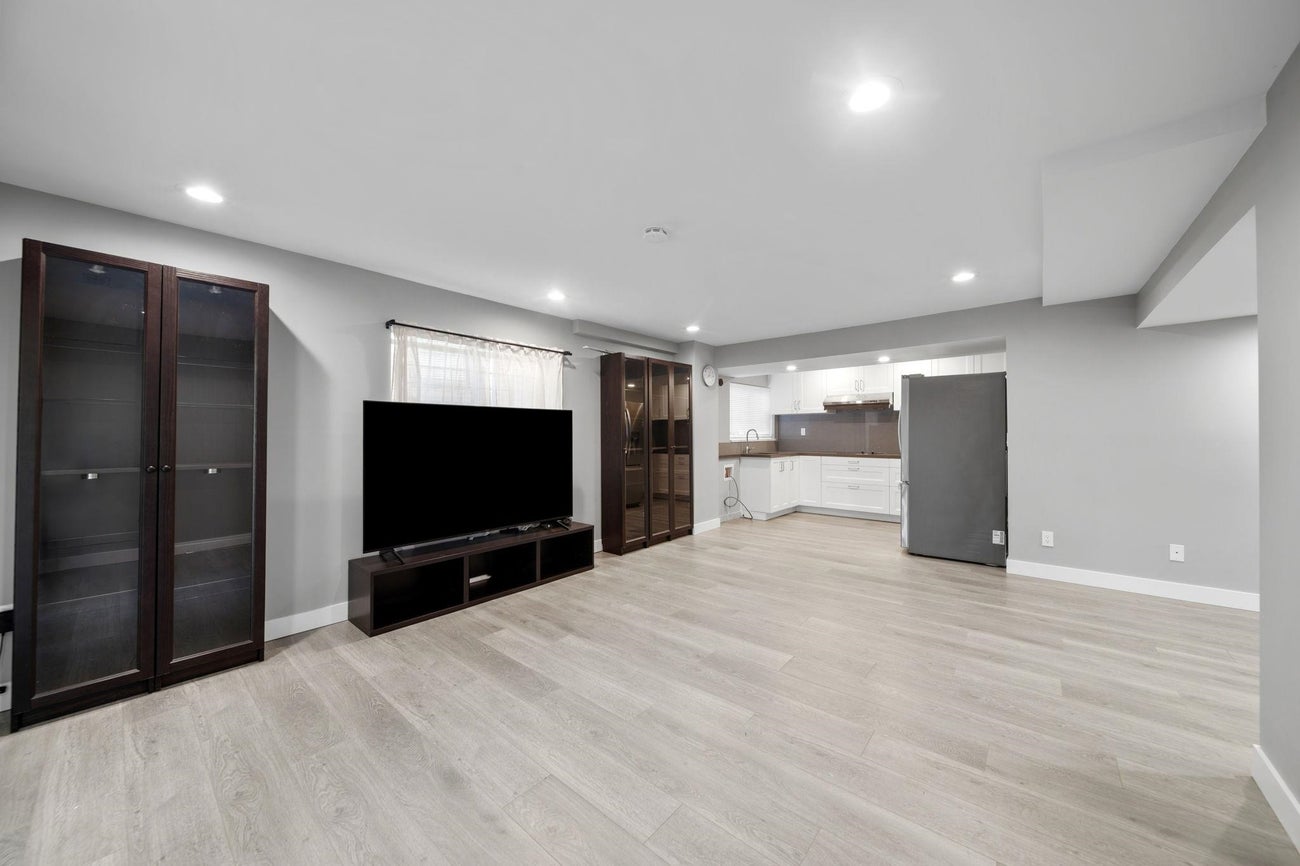 2480 Gale Avenue - Central Coquitlam Single Family Residence for Sale, 6 Bedrooms (R3162258)# - 26 2480 Gale Avenue - Central Coquitlam Single Family Residence for Sale, 6 Bedrooms (R3162258)# - 26