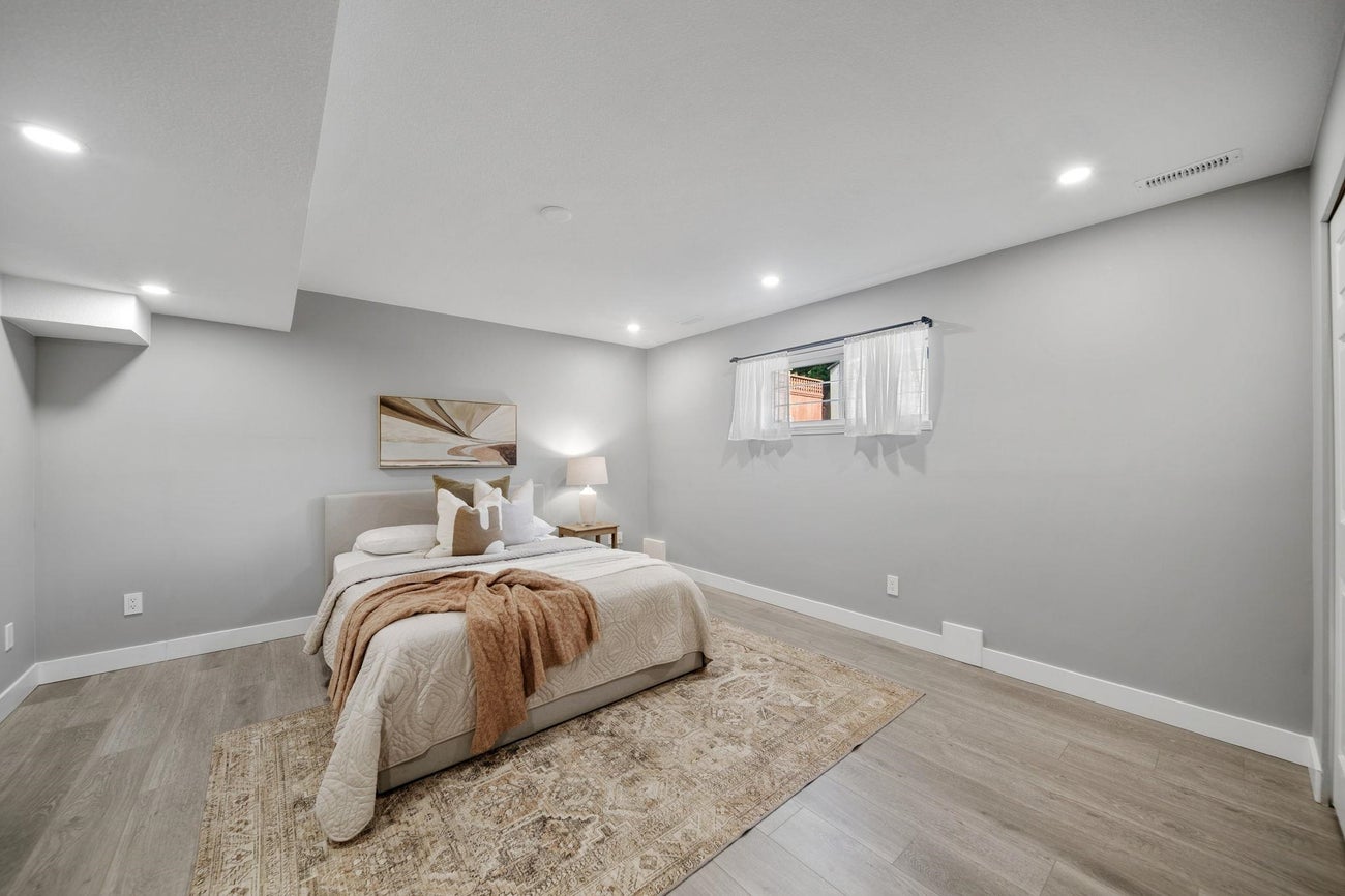 2480 Gale Avenue - Central Coquitlam Single Family Residence for Sale, 6 Bedrooms (R3162258)# - 30 2480 Gale Avenue - Central Coquitlam Single Family Residence for Sale, 6 Bedrooms (R3162258)# - 30