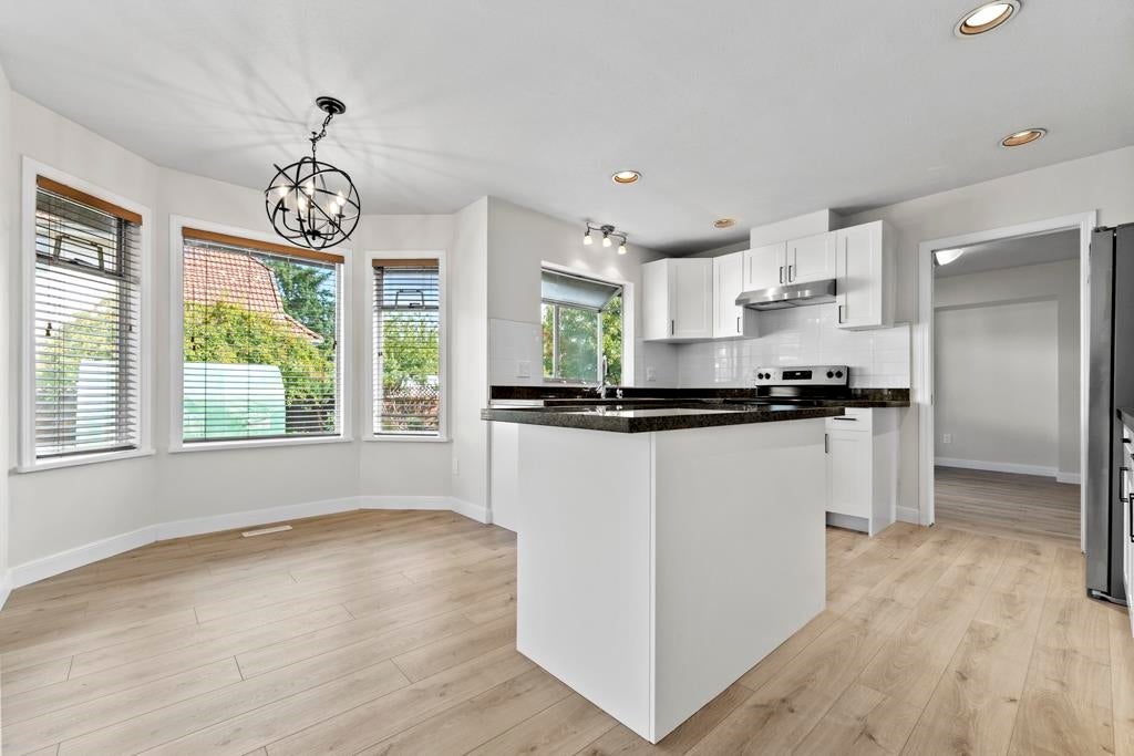 1830 Walnut Crescent - Central Coquitlam Single Family Residence for Sale, 4 Bedrooms (R3162406)# - 2 1830 Walnut Crescent - Central Coquitlam Single Family Residence for Sale, 4 Bedrooms (R3162406)# - 2
