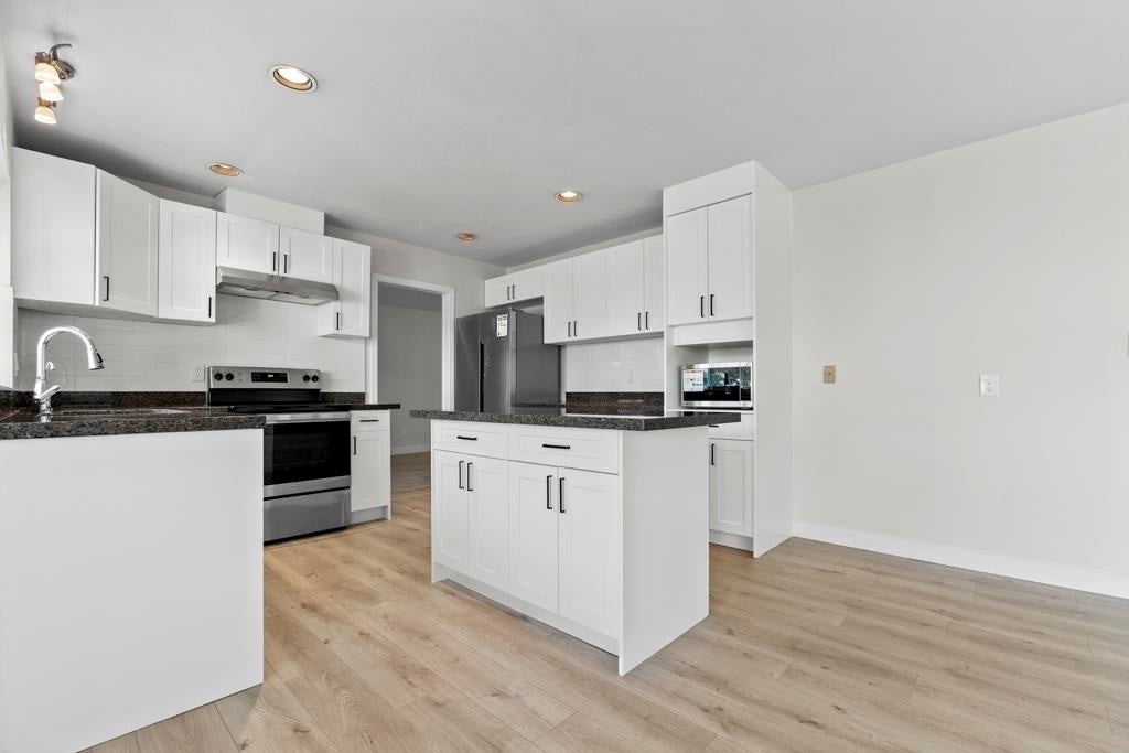 1830 Walnut Crescent - Central Coquitlam Single Family Residence for Sale, 4 Bedrooms (R3162406)# - 3 1830 Walnut Crescent - Central Coquitlam Single Family Residence for Sale, 4 Bedrooms (R3162406)# - 3