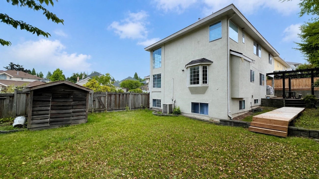 2016 Winter Crescent - Central Coquitlam Single Family Residence for Sale, 5 Bedrooms (R3162505)# - 36 2016 Winter Crescent - Central Coquitlam Single Family Residence for Sale, 5 Bedrooms (R3162505)# - 36