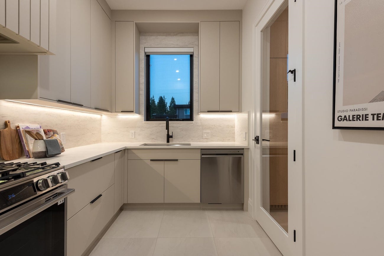 805 Prospect Street - Harbour Place Single Family Residence for Sale, 8 Bedrooms (R3162725)# - 15