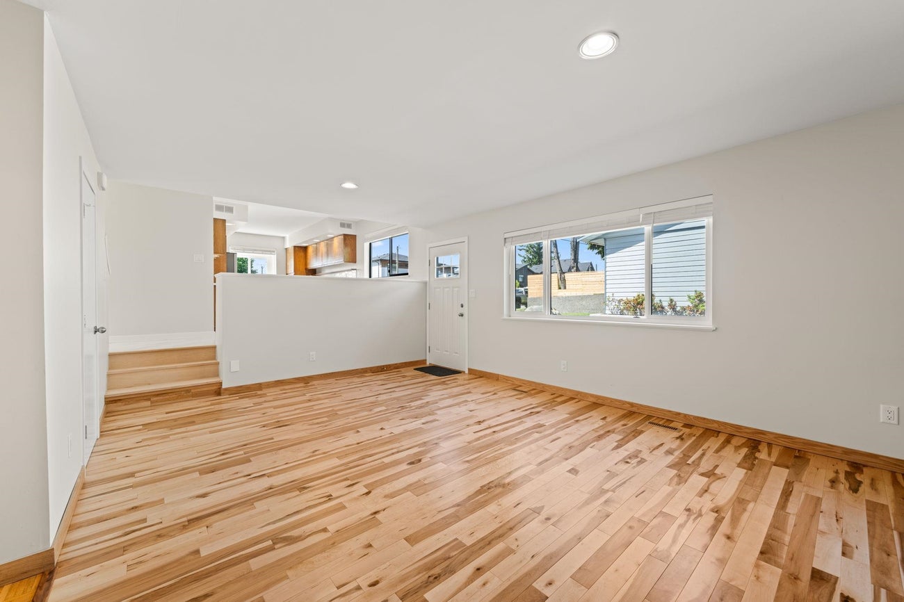 218 Mundy Street - Central Coquitlam Single Family Residence for Sale, 3 Bedrooms (R3163148)# - 18
