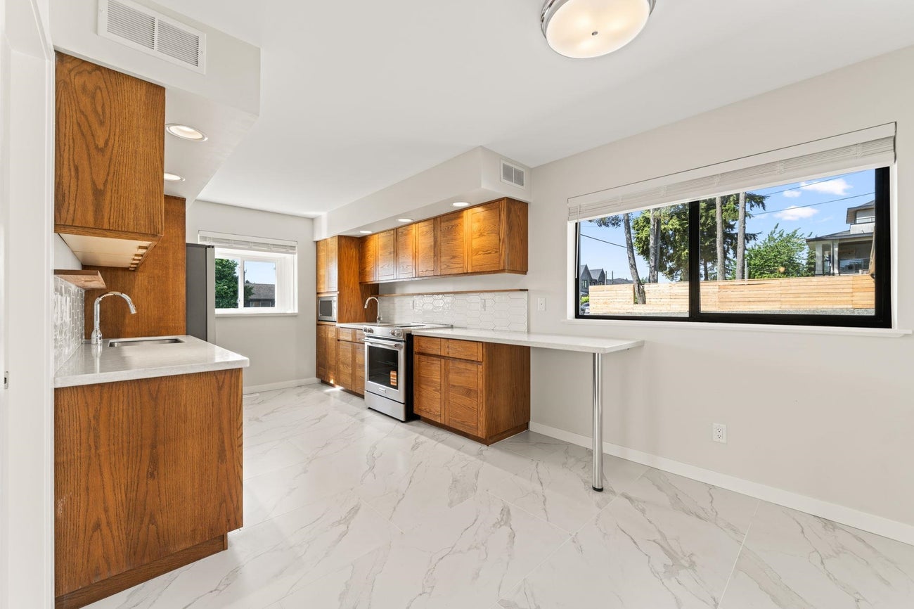 218 Mundy Street - Central Coquitlam Single Family Residence for Sale, 3 Bedrooms (R3163148)# - 8