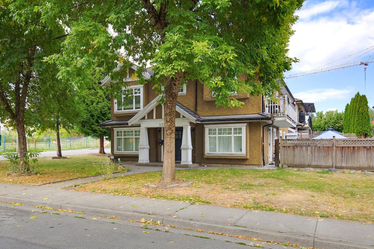 575 Alderson Avenue - Coquitlam West Single Family Residence for Sale, 6 Bedrooms (R3163176)# - 11