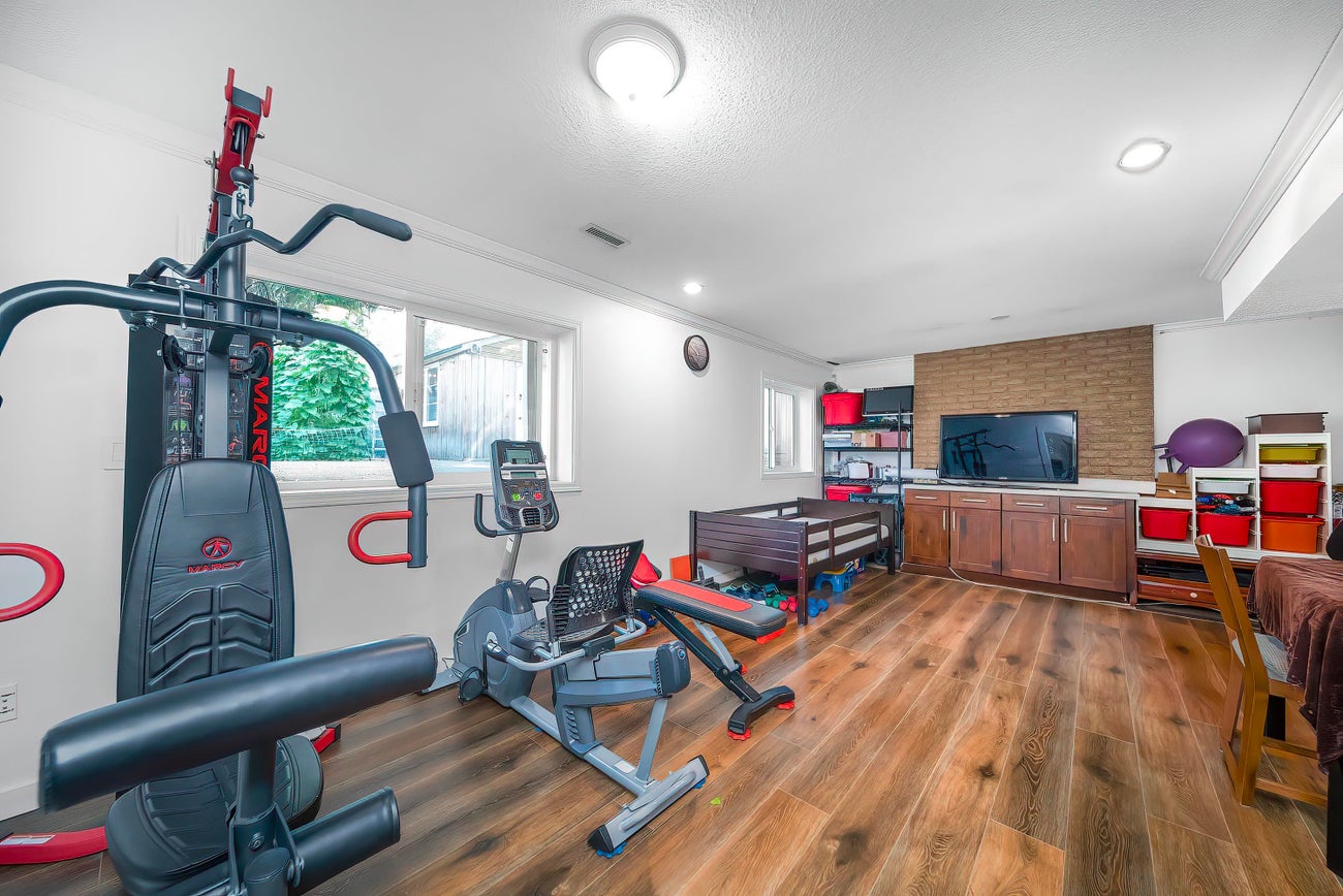 2011 Paulus Cres - Montecito Single Family Residence for Sale, 4 Bedrooms (R3164257)# - 22