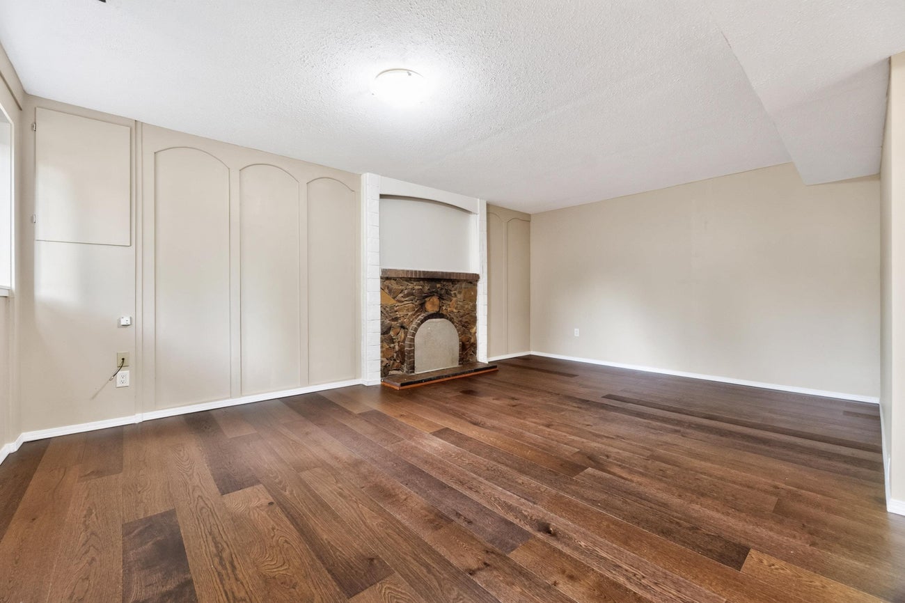 469 Laurentian Crescent - Central Coquitlam Single Family Residence for Sale, 6 Bedrooms (R3165089)# - 10