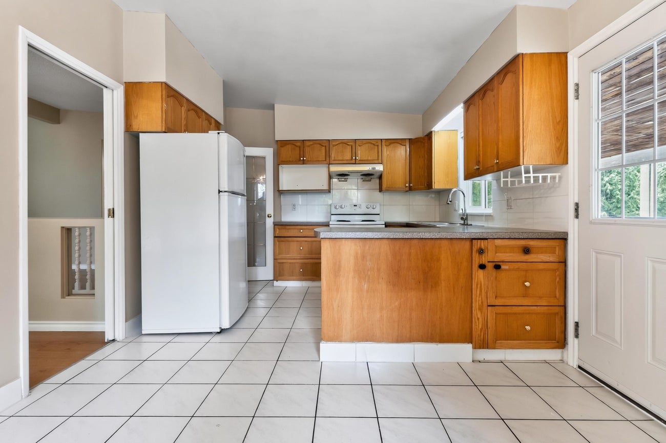 469 Laurentian Crescent - Central Coquitlam Single Family Residence for Sale, 6 Bedrooms (R3165089)# - 24