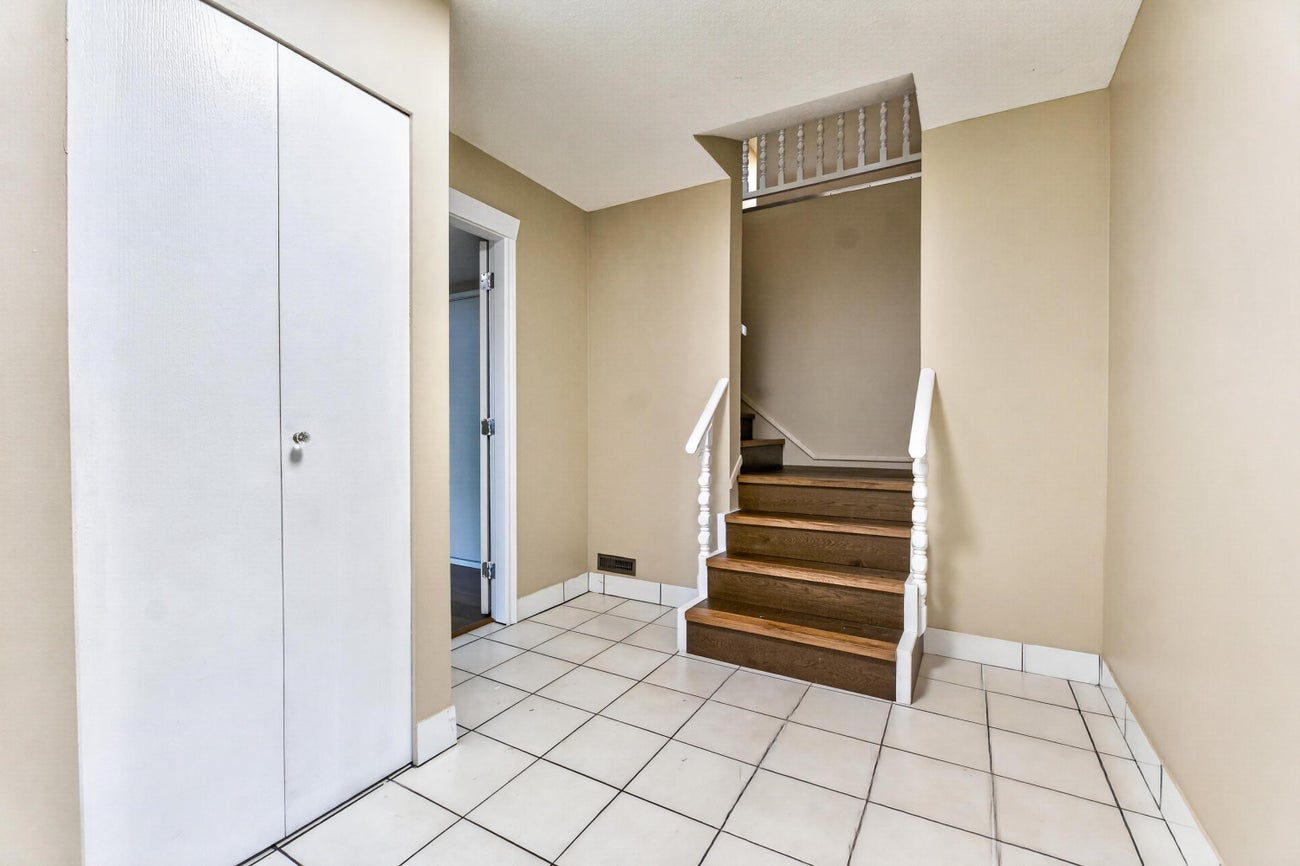469 Laurentian Crescent - Central Coquitlam Single Family Residence for Sale, 6 Bedrooms (R3165089)# - 8
