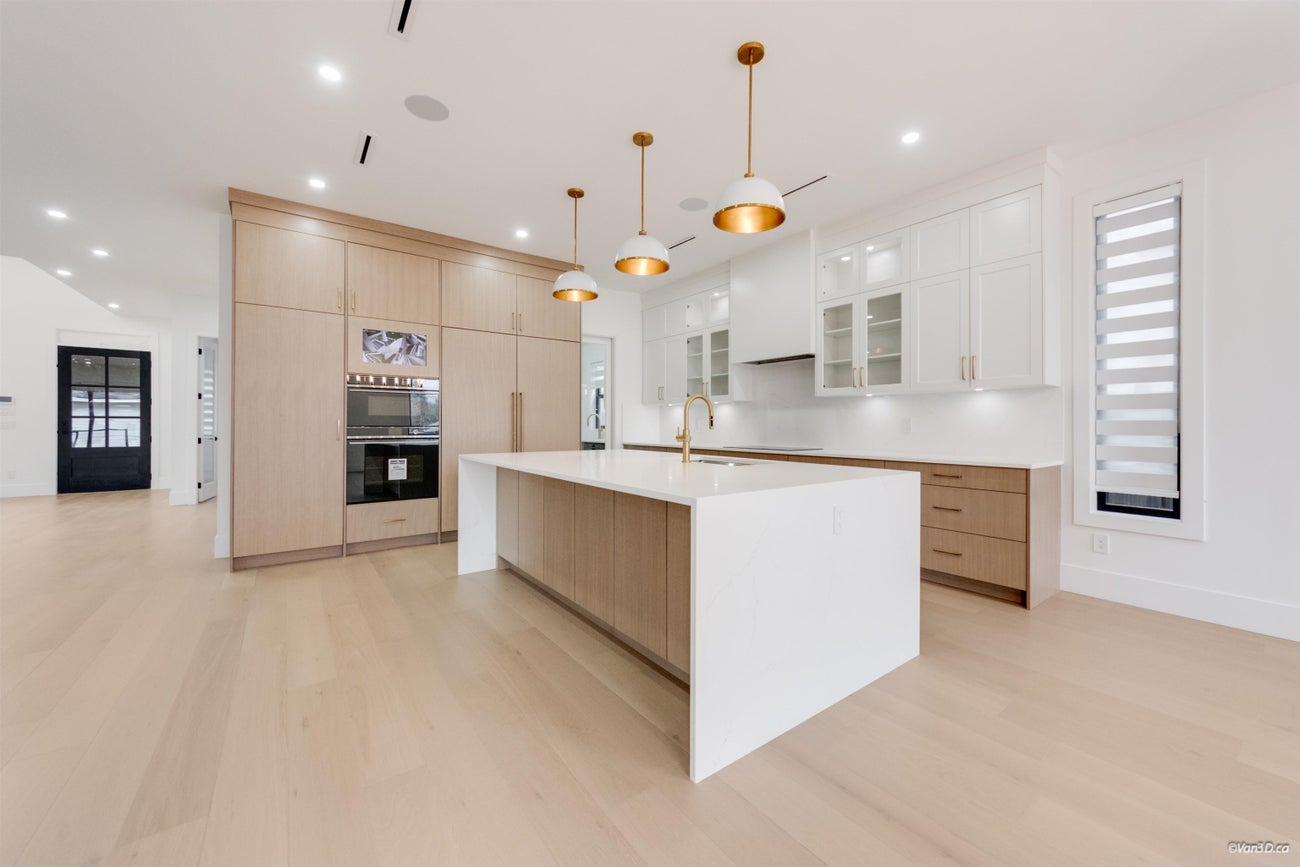 823 Cornell Avenue - Coquitlam West Single Family Residence for Sale, 8 Bedrooms (R3166636)# - 8 823 Cornell Avenue - Coquitlam West Single Family Residence for Sale, 8 Bedrooms (R3166636)# - 8